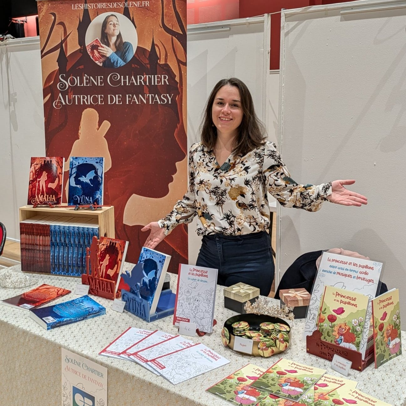 L'autrice de fantasy jeunesse Solène Chartier au salon la Folie des livres à Thorigné-Fouillard, en octobre 2024