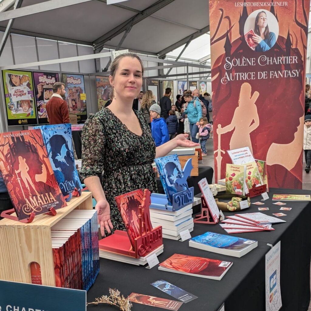 L'autrice de fantasy jeunesse Solène Chartier à Faites Lire ! au Mans, en octobre 2024